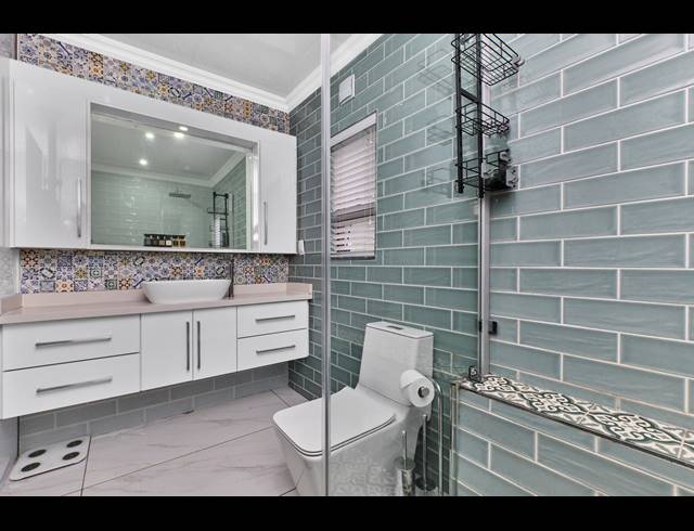 1 BEDROOM APARTMENT TO LET IN MELROSE